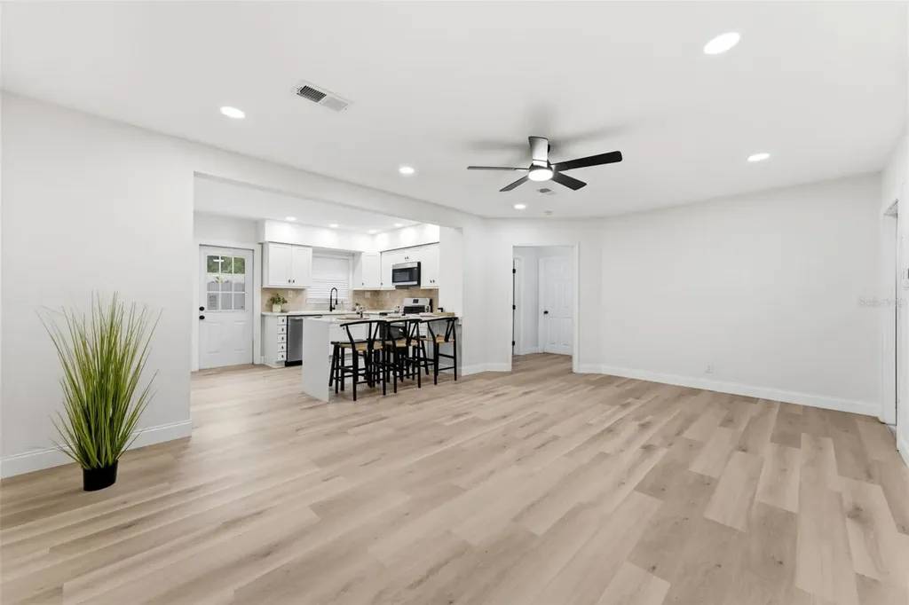 264 14th Street NW Largo FL 33770