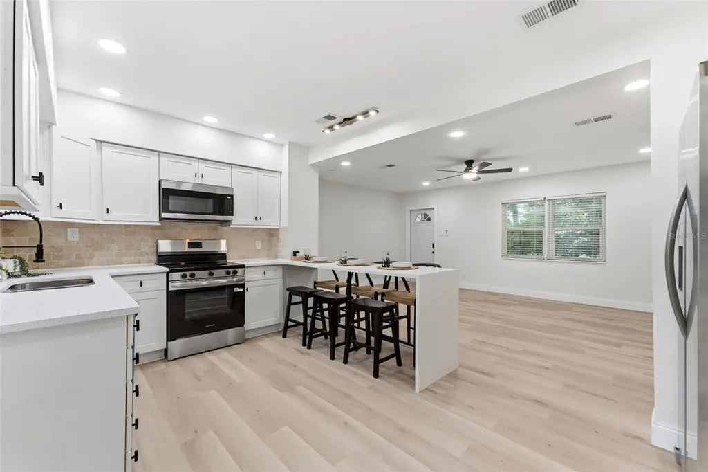 264 14th Street NW Largo FL 33770