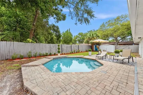 264 14th Street NW Largo FL 33770