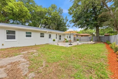 264 14th Street NW Largo FL 33770