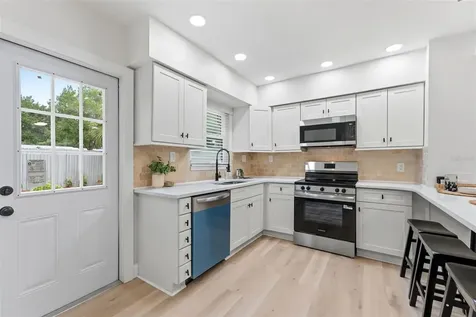 264 14th Street NW Largo FL 33770
