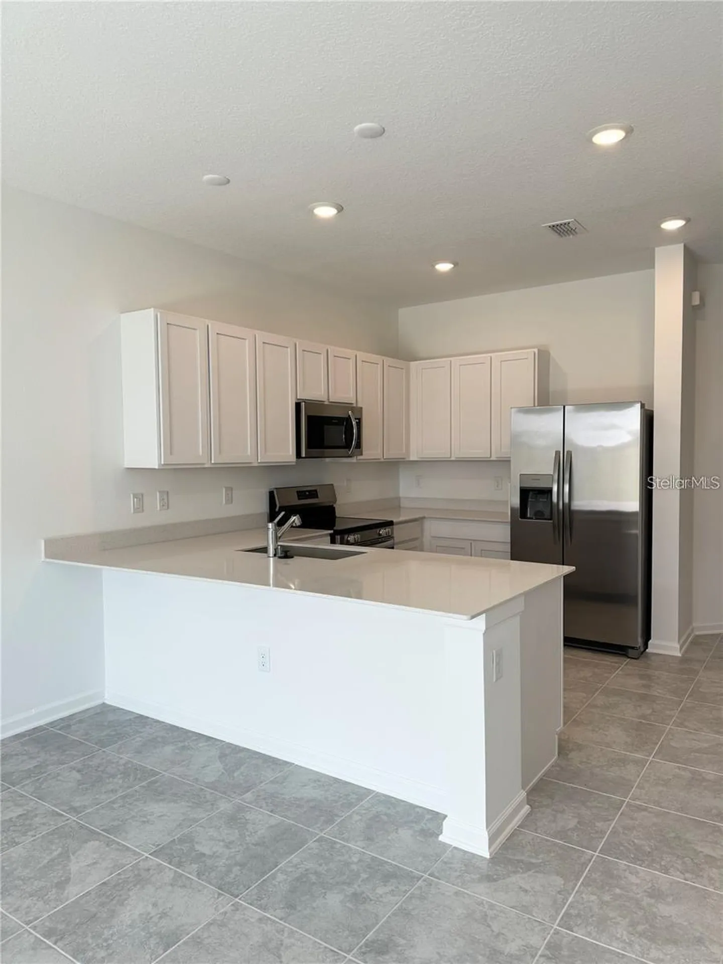 2452 Skyline Loop Kissimmee FL 34758