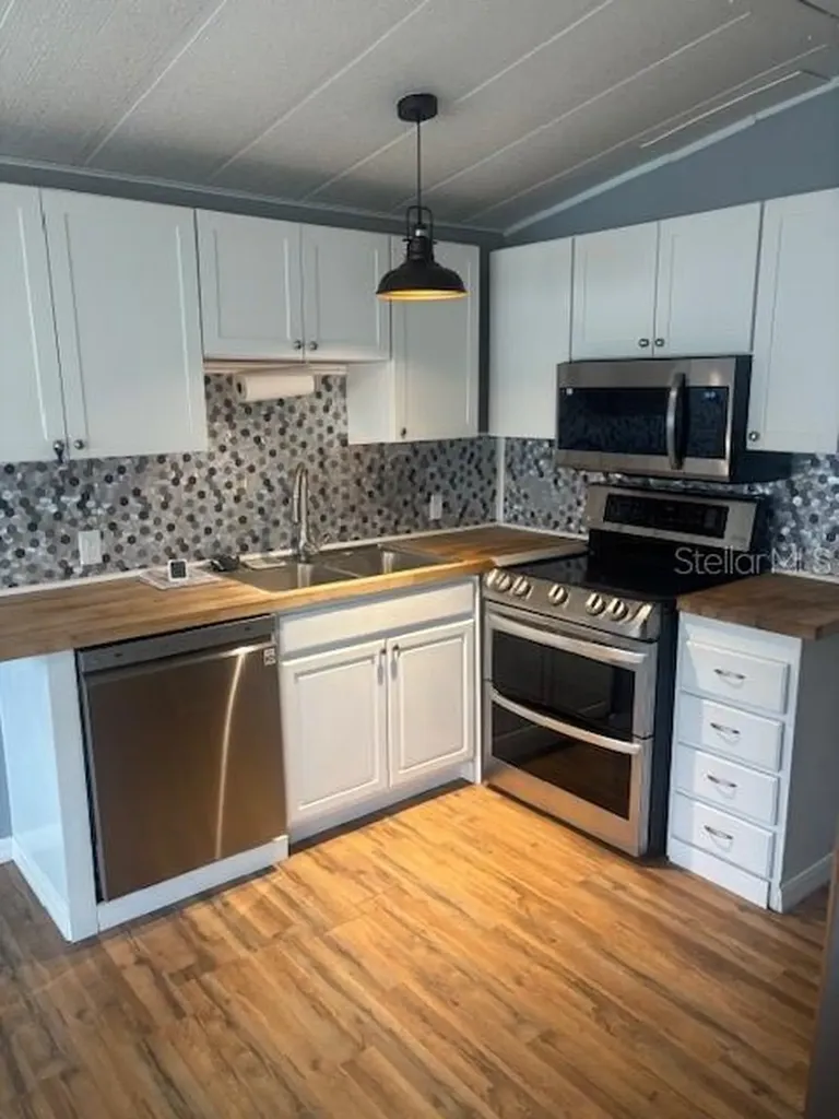 50989 Highway 27 Davenport FL 33897