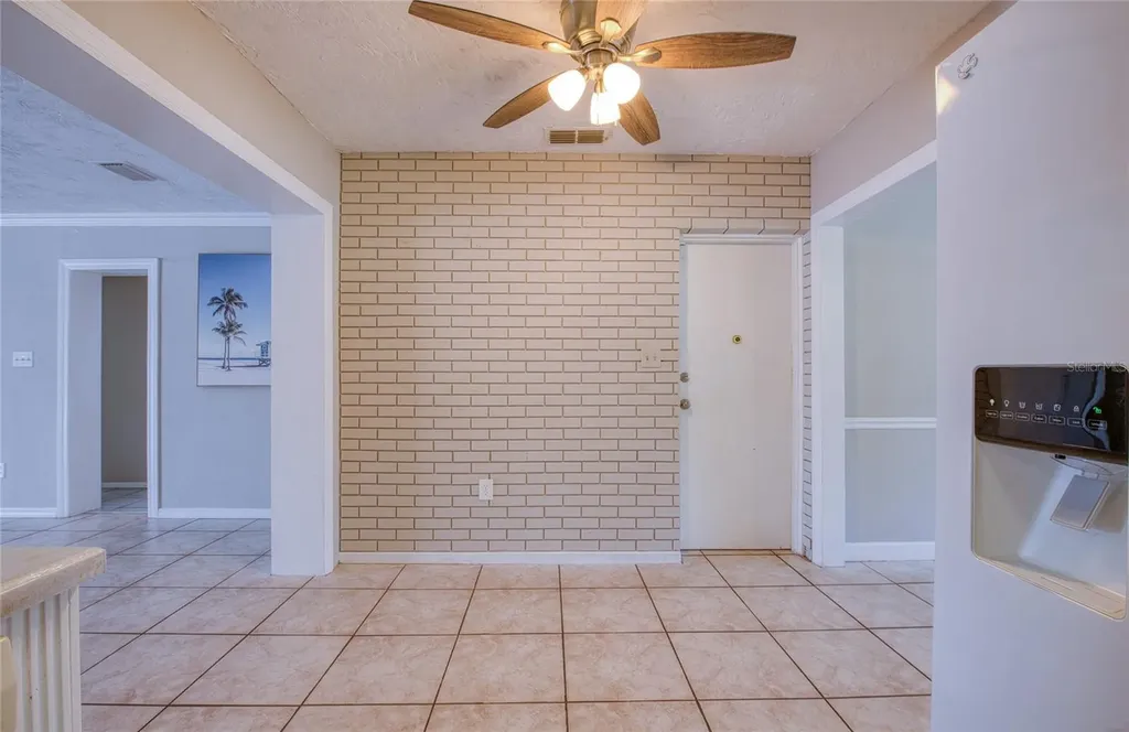 5213 97th Way N St Petersburg FL 33708