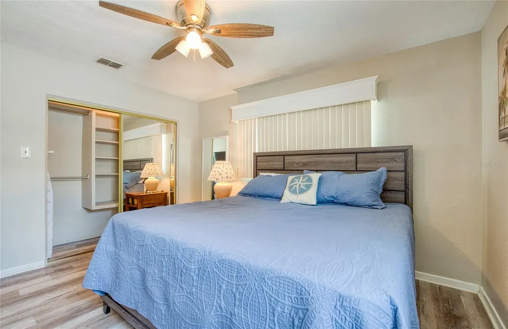 5213 97th Way N St Petersburg FL 33708