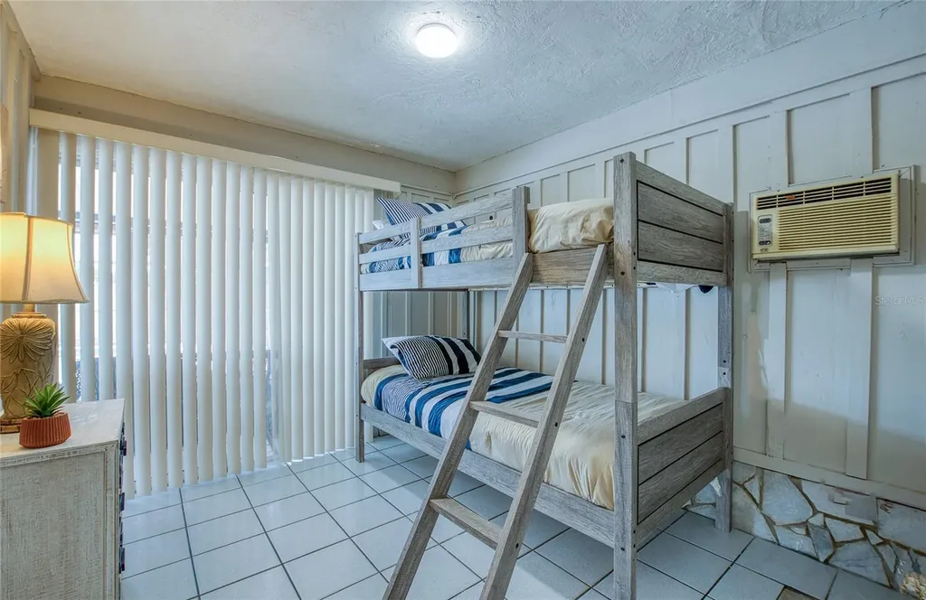 5213 97th Way N St Petersburg FL 33708