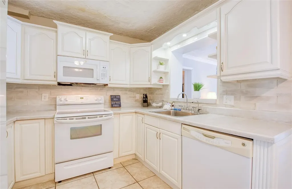 5213 97th Way N St Petersburg FL 33708