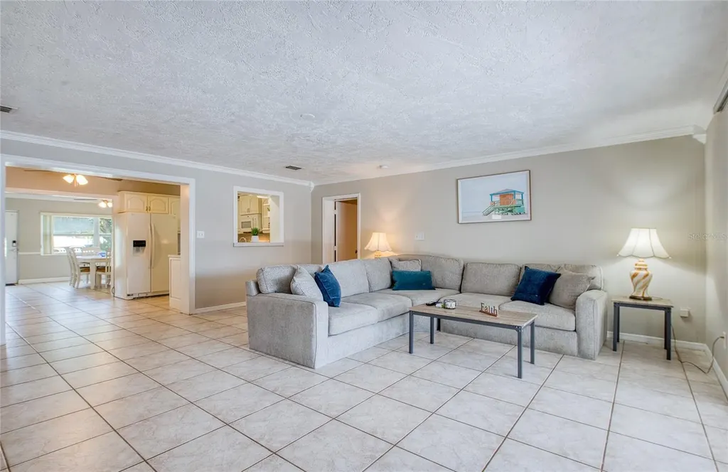 5213 97th Way N St Petersburg FL 33708