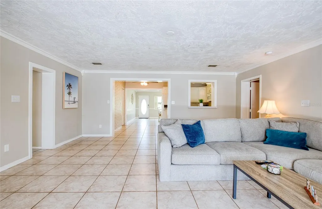 5213 97th Way N St Petersburg FL 33708
