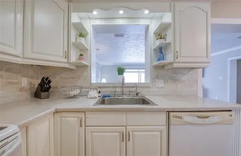 5213 97th Way N St Petersburg FL 33708
