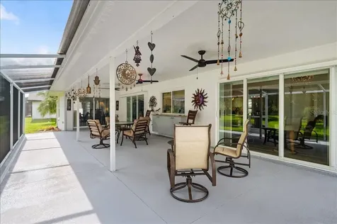 5438 Dominica Circle Sarasota FL 34233