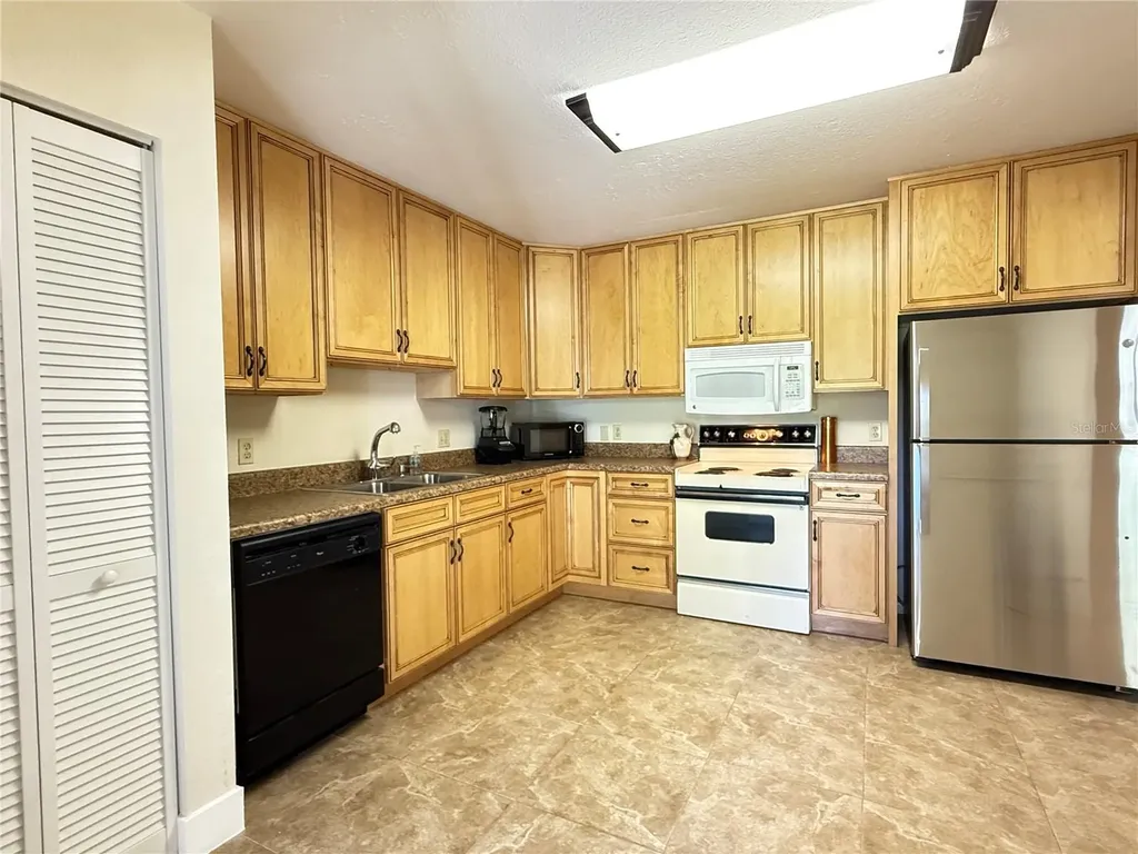 33 Andrea Drive New Smyrna Beach FL 32168
