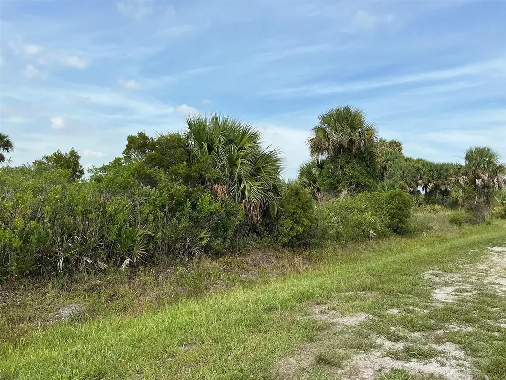 20692 NW 282nd Street Okeechobee FL 34972