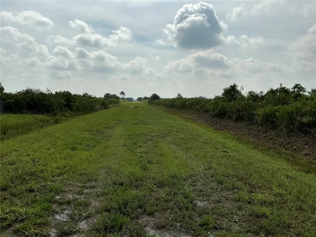 20692 NW 282nd Street Okeechobee FL 34972