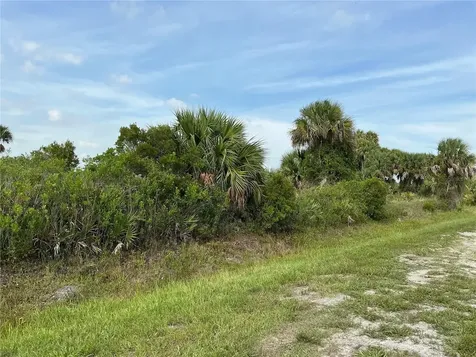 20692 NW 282nd Street Okeechobee FL 34972
