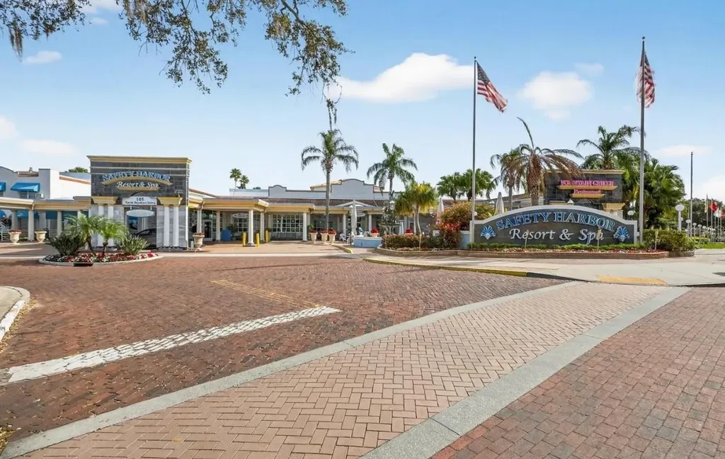 207 Lighthouse Court Safety Harbor FL 34695