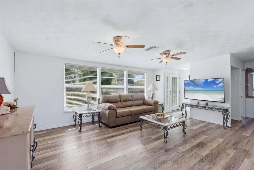 898 S Broadway Englewood FL 34223