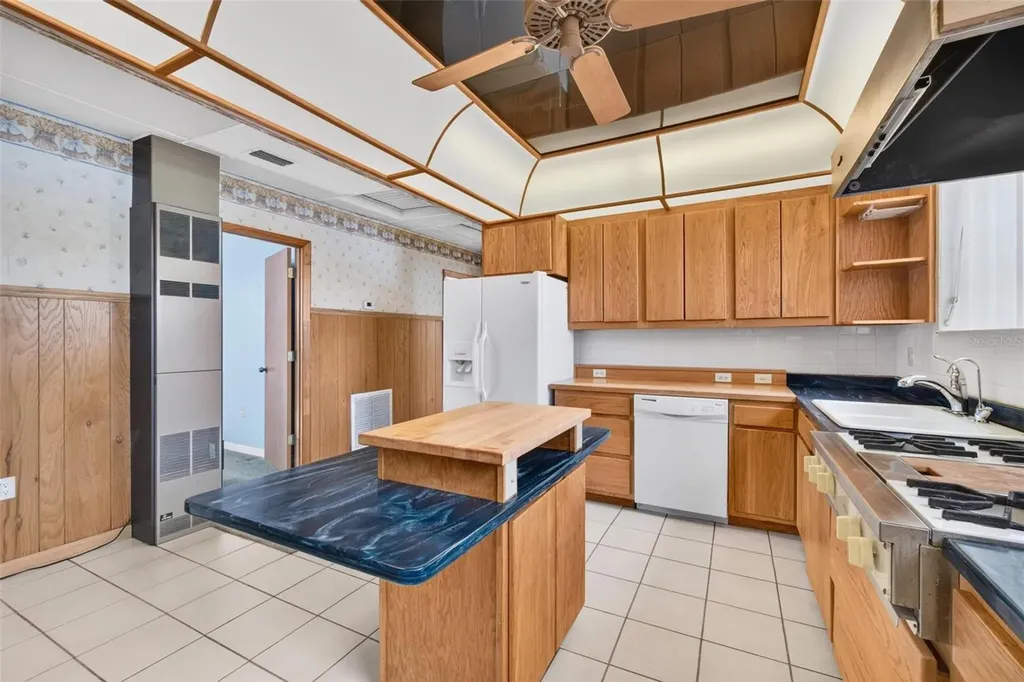 2600 25th Avenue N St Petersburg FL 33713