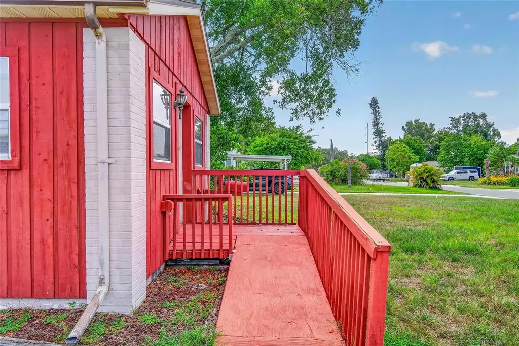 2600 25th Avenue N St Petersburg FL 33713
