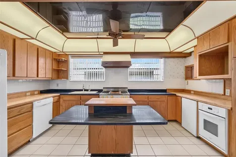 2600 25th Avenue N St Petersburg FL 33713
