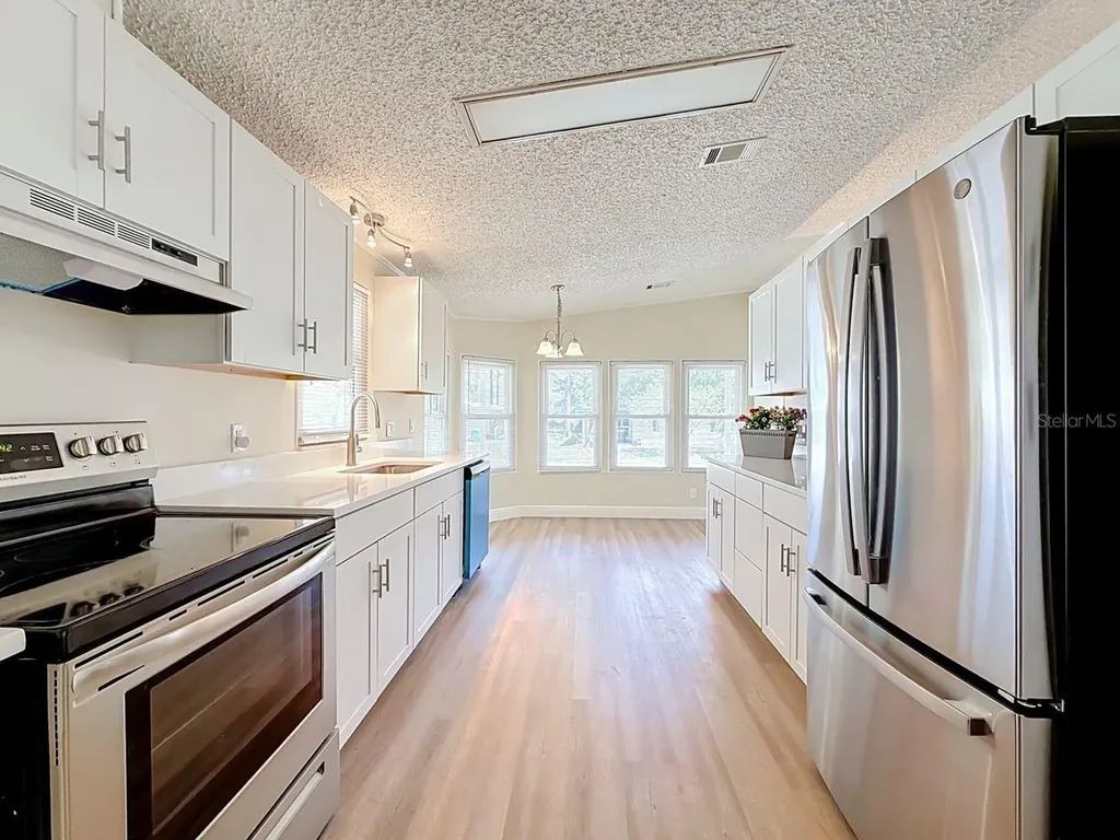 1676 Elkhart Circle Tavares FL 32778