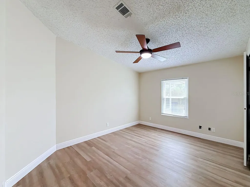 1676 Elkhart Circle Tavares FL 32778