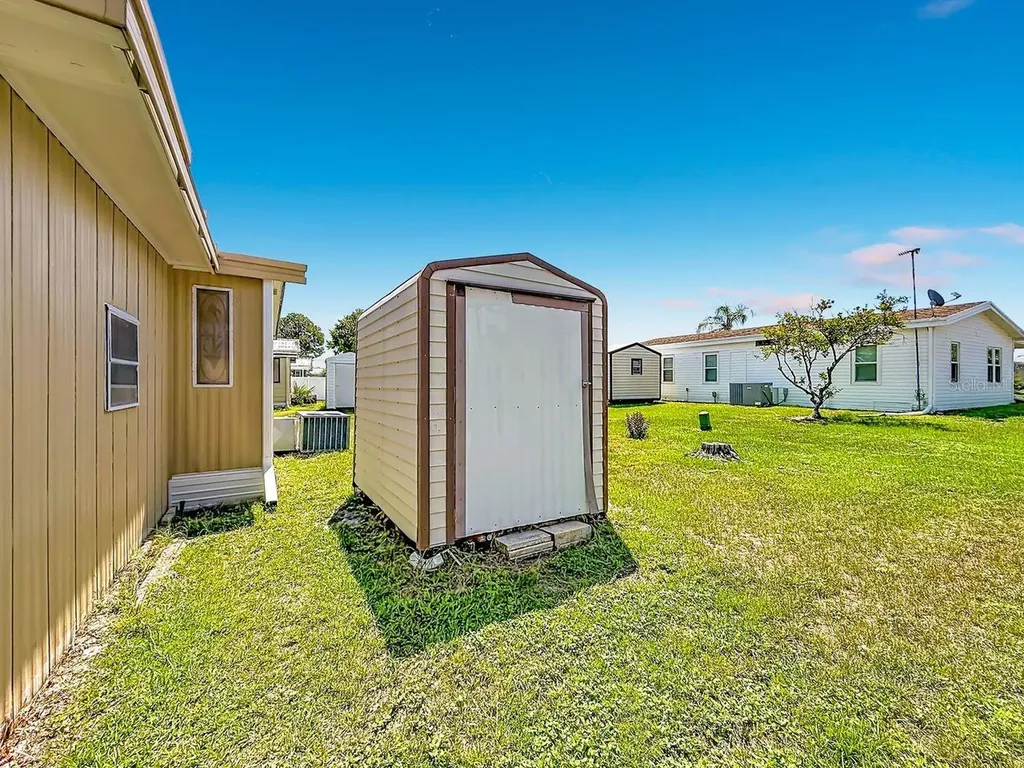 1676 Elkhart Circle Tavares FL 32778