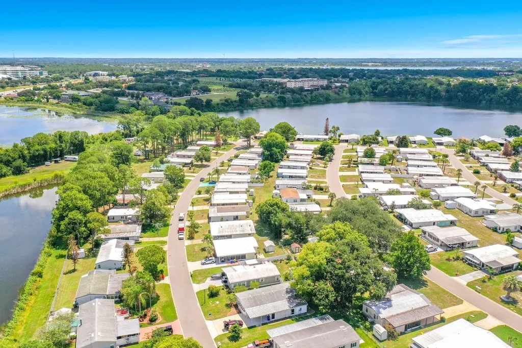 1676 Elkhart Circle Tavares FL 32778