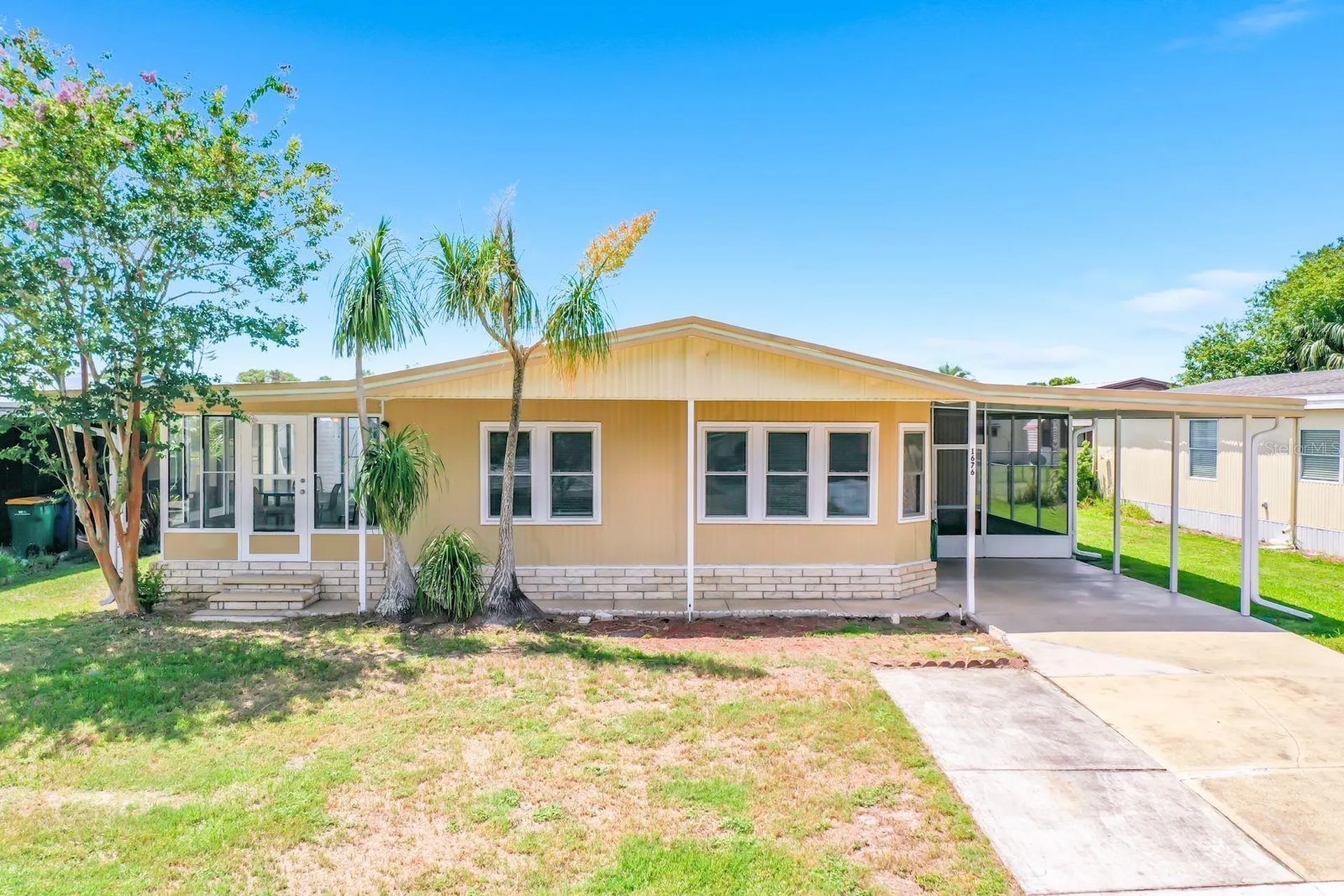 1676 Elkhart Circle Tavares FL 32778