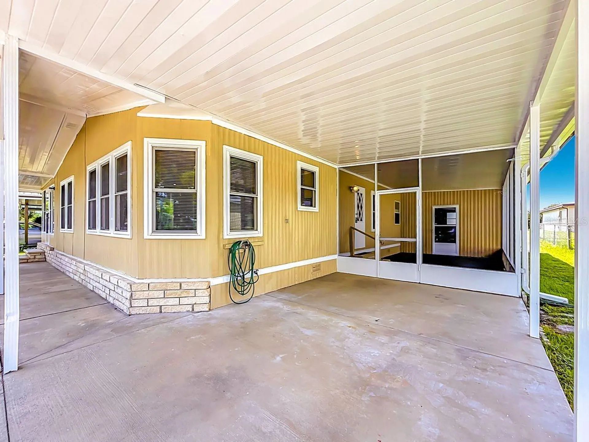 1676 Elkhart Circle Tavares FL 32778