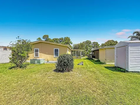 1676 Elkhart Circle Tavares FL 32778
