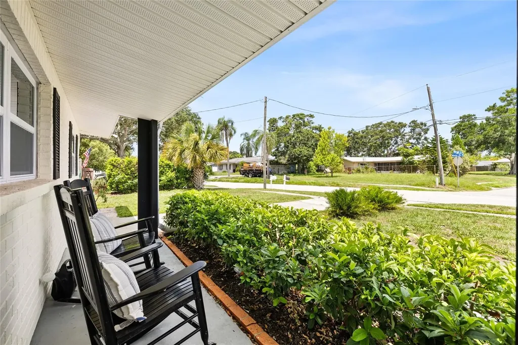 2287 Manor Boulevard N Clearwater FL 33765