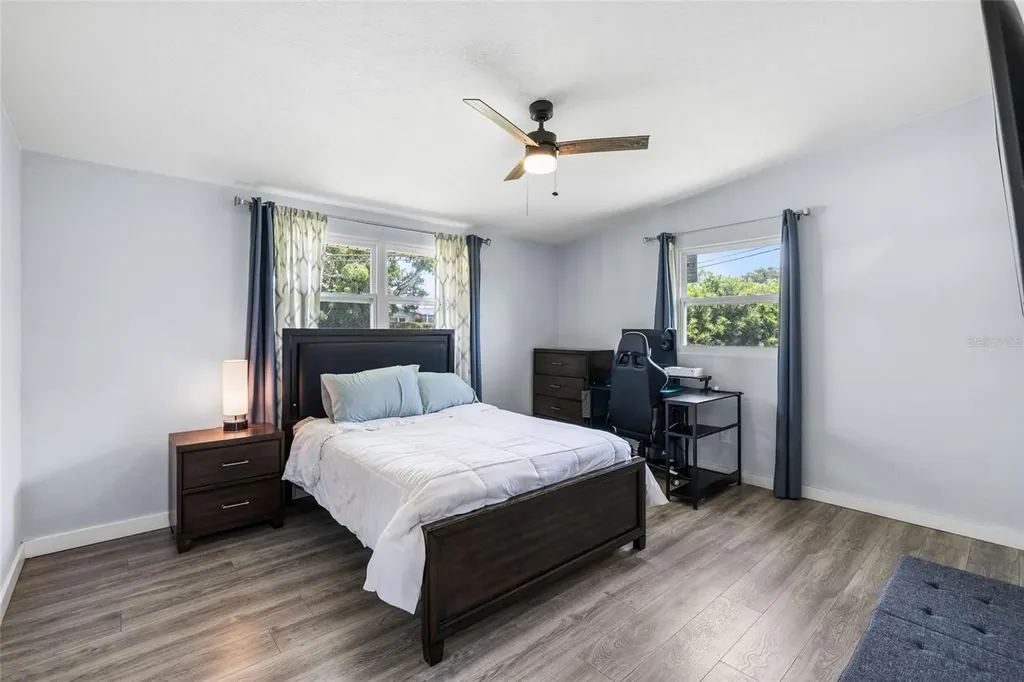 2287 Manor Boulevard N Clearwater FL 33765
