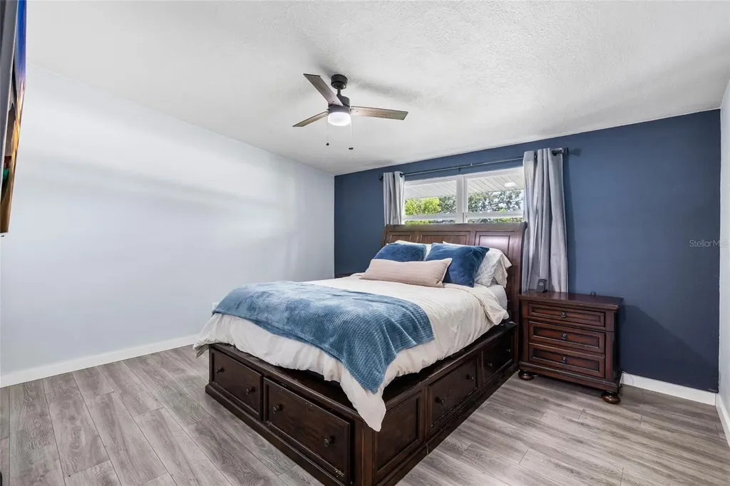 2287 Manor Boulevard N Clearwater FL 33765