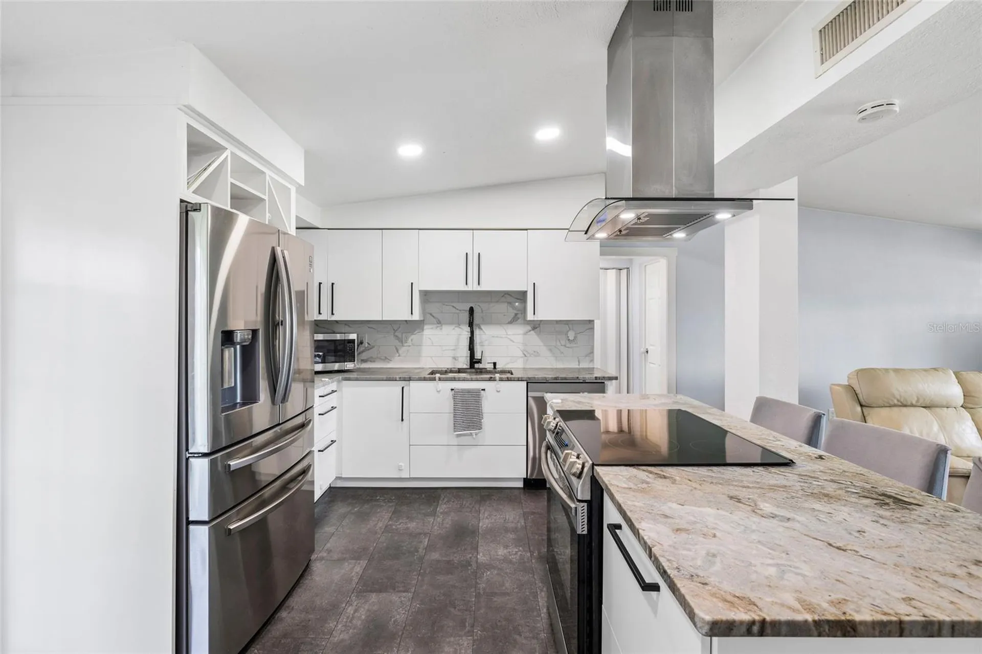 2287 Manor Boulevard N Clearwater FL 33765