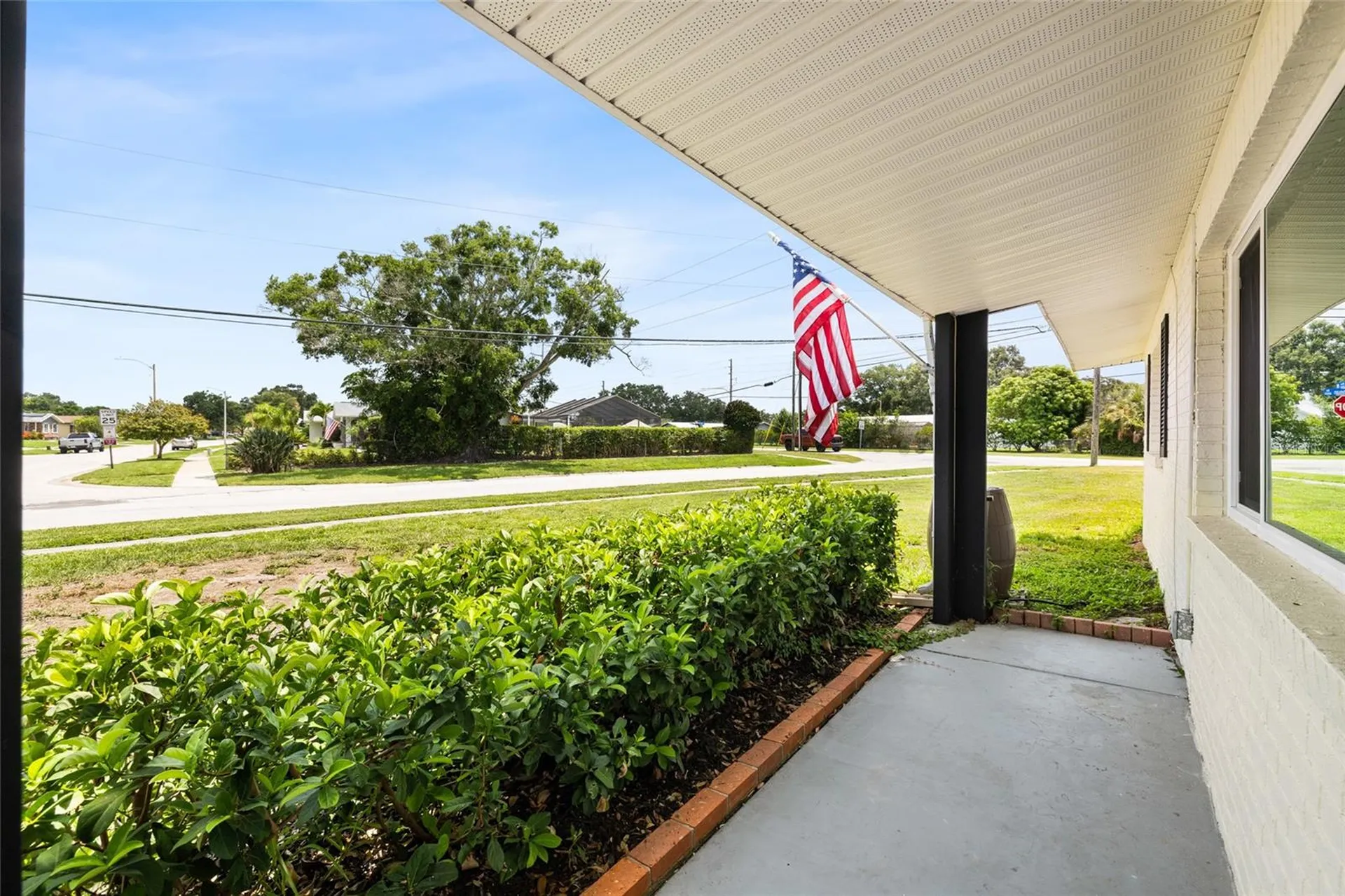 2287 Manor Boulevard N Clearwater FL 33765