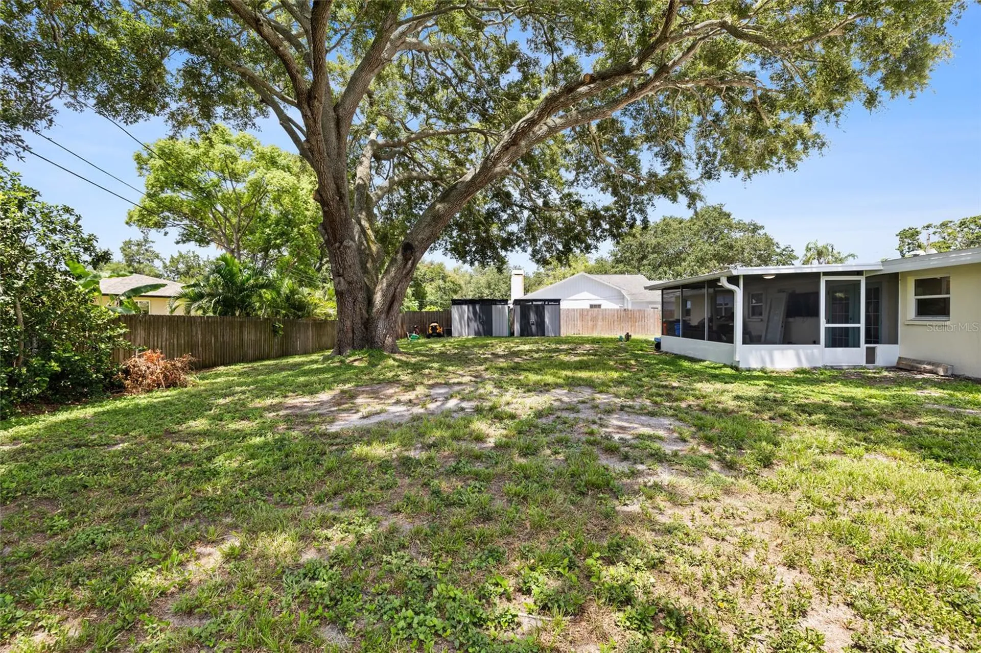 2287 Manor Boulevard N Clearwater FL 33765