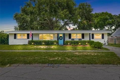 2287 Manor Boulevard N Clearwater FL 33765
