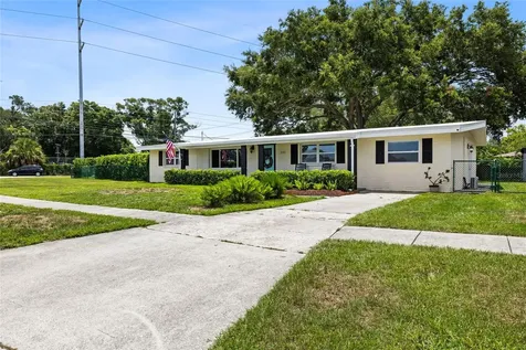 2287 Manor Boulevard N Clearwater FL 33765