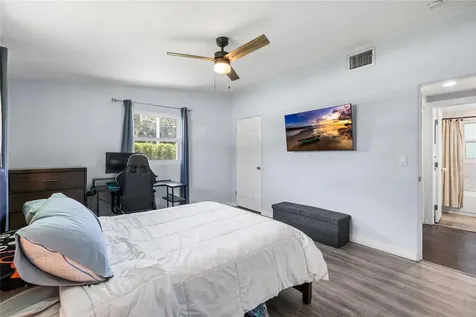 2287 Manor Boulevard N Clearwater FL 33765
