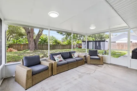 2287 Manor Boulevard N Clearwater FL 33765