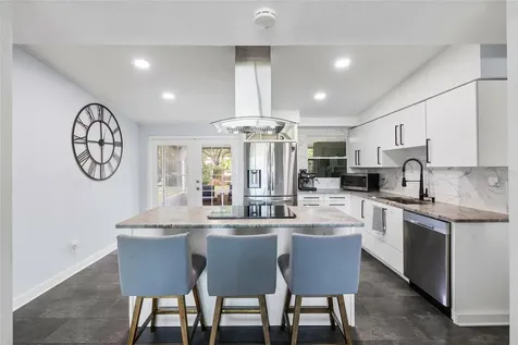2287 Manor Boulevard N Clearwater FL 33765