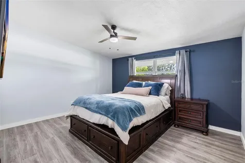 2287 Manor Boulevard N Clearwater FL 33765