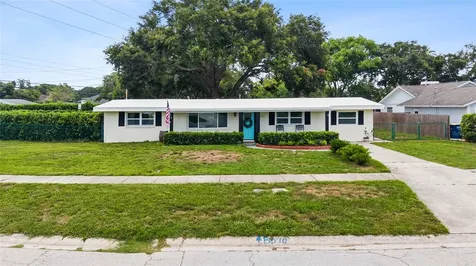2287 Manor Boulevard N Clearwater FL 33765