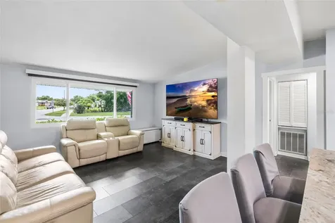 2287 Manor Boulevard N Clearwater FL 33765