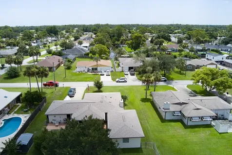 103 Dee Street New Smyrna Beach FL 32168