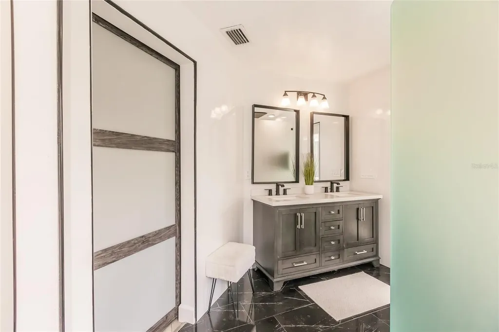 1587 Firethorne Lakes Drive Sarasota FL 34240