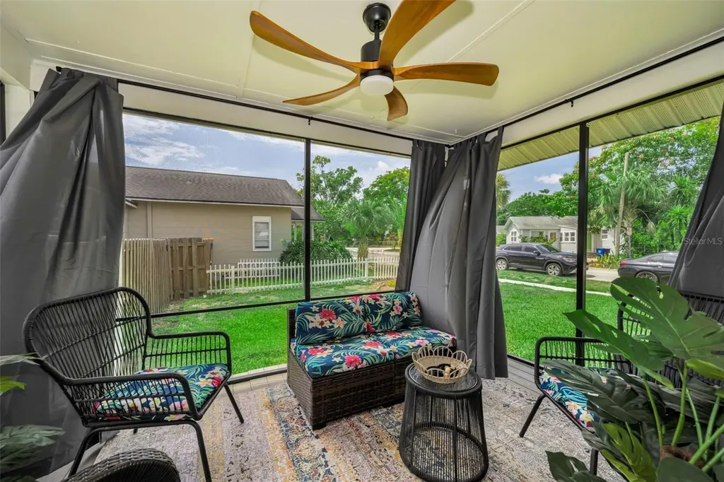3421 Iris Street N St Petersburg FL 33704