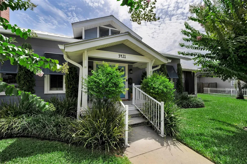 3421 Iris Street N St Petersburg FL 33704