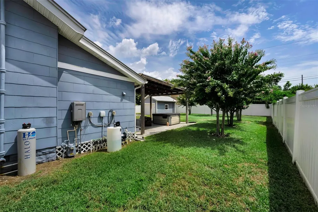 3421 Iris Street N St Petersburg FL 33704